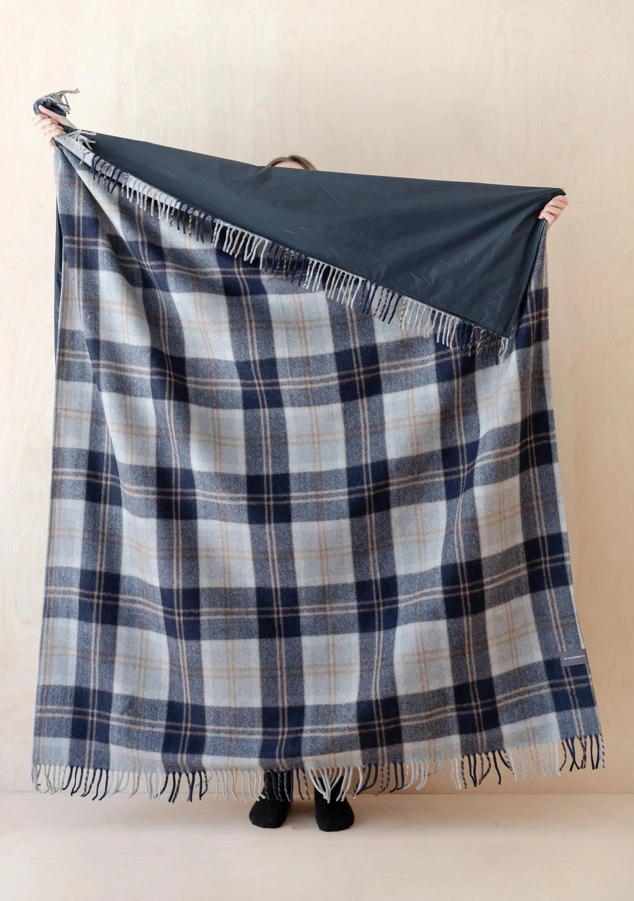 Picnic Blanket in Bannockbane Silver Tartan | Scottish Creations